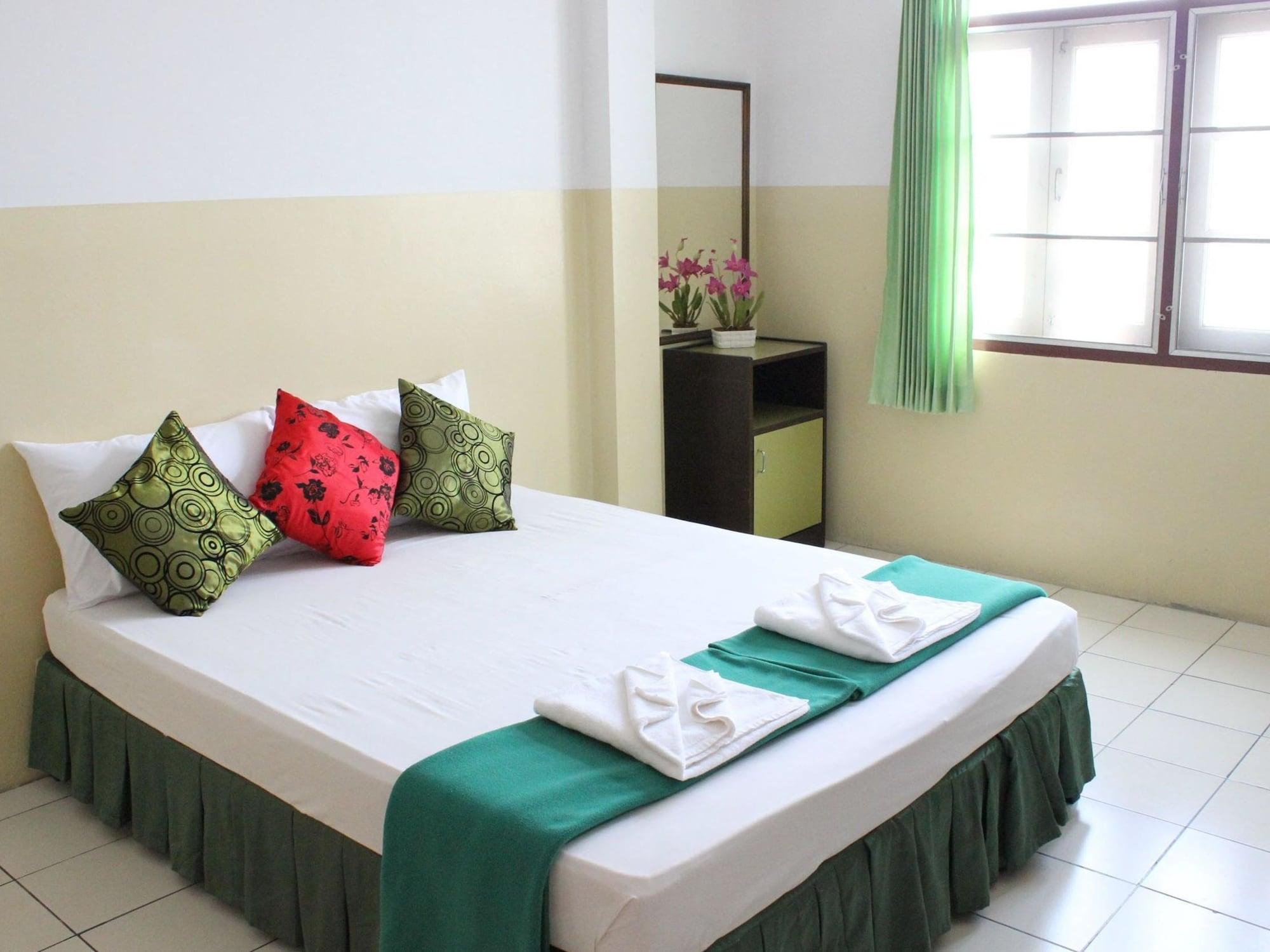 Seabreeze Mansion Hotel Phuket Buitenkant foto