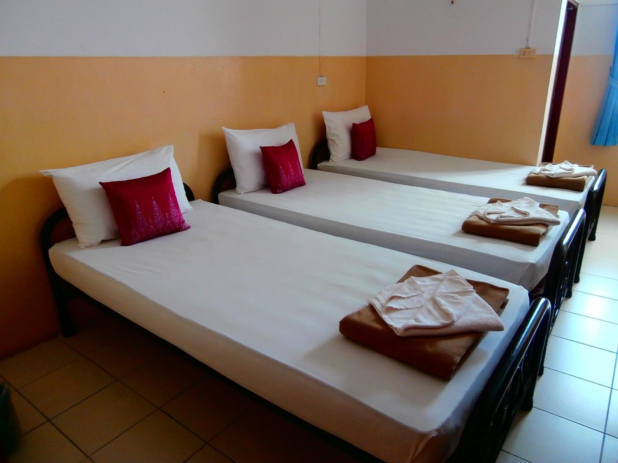 Seabreeze Mansion Hotel Phuket Buitenkant foto